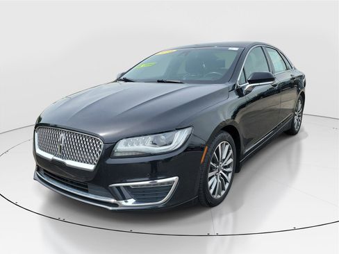 Used 2018 Lincoln MKZ Select w/ Technology Package FWD image 2