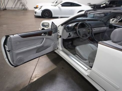 Used 2002 Mercedes-Benz CLK 320 Cabriolet w/ K4 Opt Pkg image 14