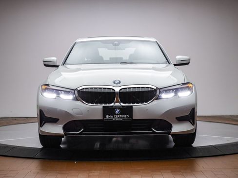 Certified 2022 BMW 330e w/ Convenience Package image 2