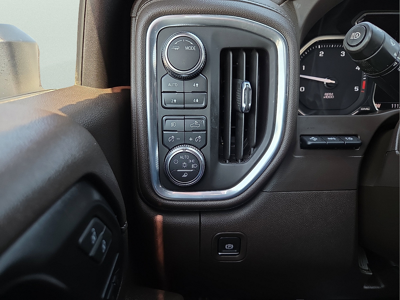 Used 2021 GMC Sierra 2500 Denali w/ Denali Ultimate Package AWD/4WD image 20