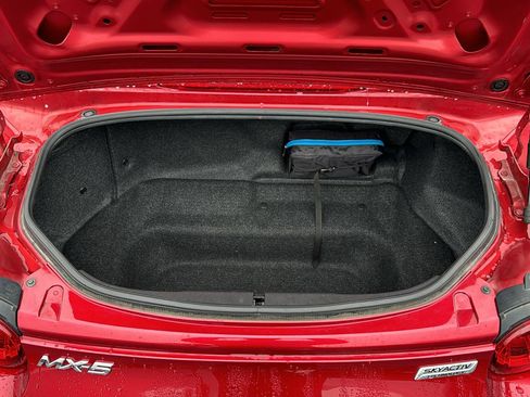 Used 2019 MAZDA MX-5 Miata Sport image 17