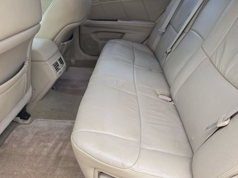 Used 2010 Toyota Avalon Limited FWD image 12