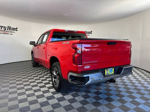 Used 2024 Chevrolet Silverado 1500 LT image 9