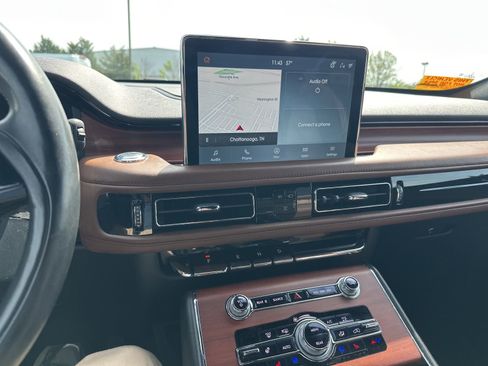 Used 2022 Lincoln Aviator Reserve w/ Equipment Group 201A image 9