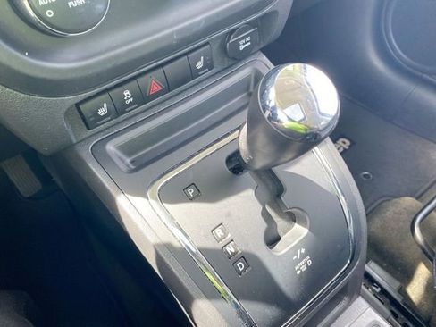 Used 2016 Jeep Patriot High Altitude AWD/4WD image 34