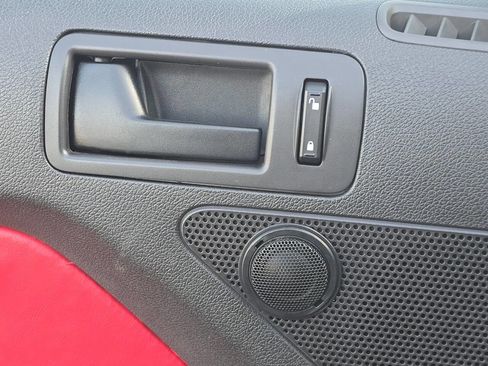 Used 2012 Ford Mustang GT image 21