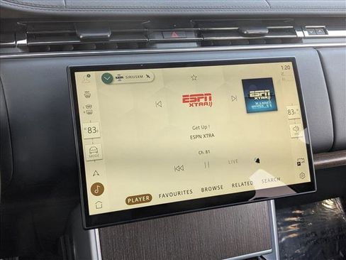 Used 2024 Land Rover Range Rover Long Wheelbase SE image 12