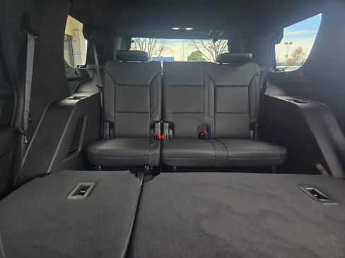 Used 2024 Chevrolet Tahoe LT w/ Luxury Package image 18