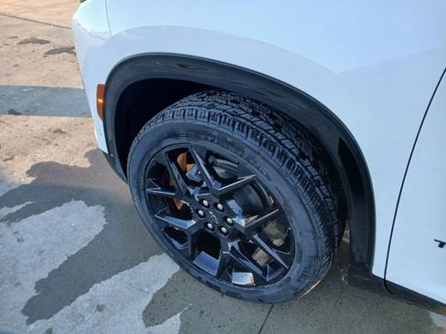 Certified 2024 Chevrolet Traverse RS image 28