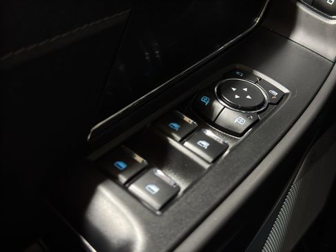 Used 2025 Ford F150 Lariat image 35