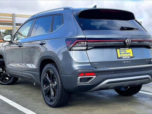 New 2026 Volkswagen Taos SEL image 2