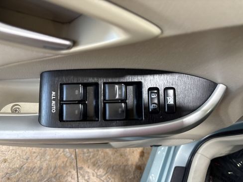 Used 2015 Toyota Prius Four FWD image 13