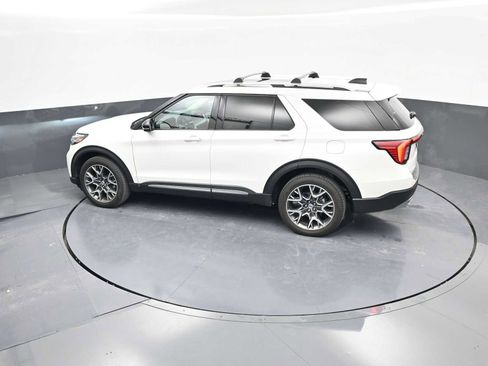 Used 2025 Ford Explorer Platinum w/ Ultimate Package image 59