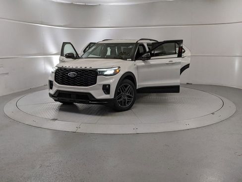 New 2025 Ford Explorer ST-Line w/ Premium Package image 12