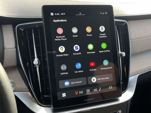 Used 2025 Volvo XC90 B5 Plus image 17