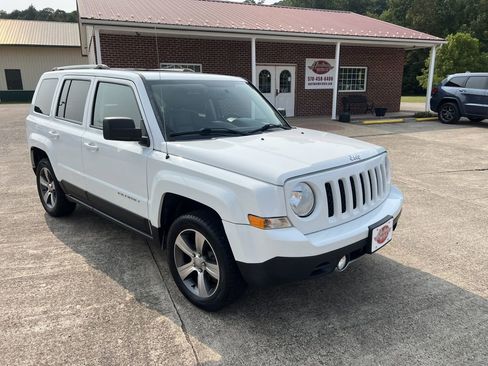 Used 2016 Jeep Patriot High Altitude image 17