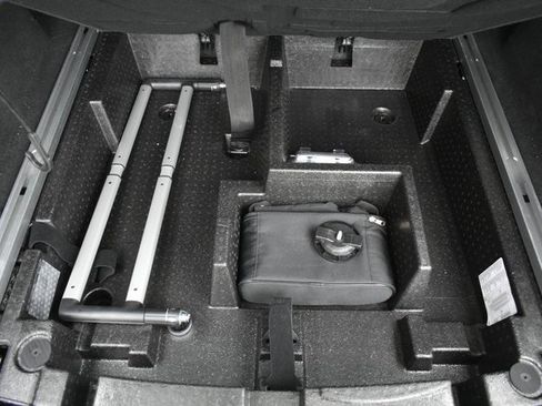 Used 2018 Cadillac XT5 Luxury w/ LPO, Wheel Lock Package image 38