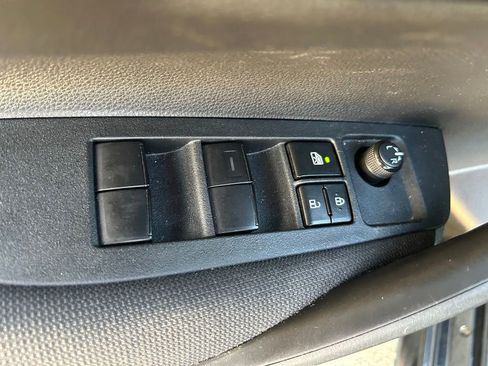 Used 2023 Toyota Corolla LE FWD image 17