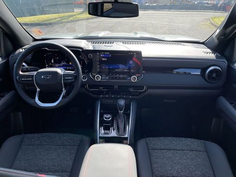 Used 2025 Chevrolet Colorado Z71 w/ Technology Package image 20