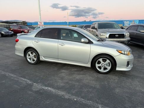 Used 2013 Toyota Corolla S image 5