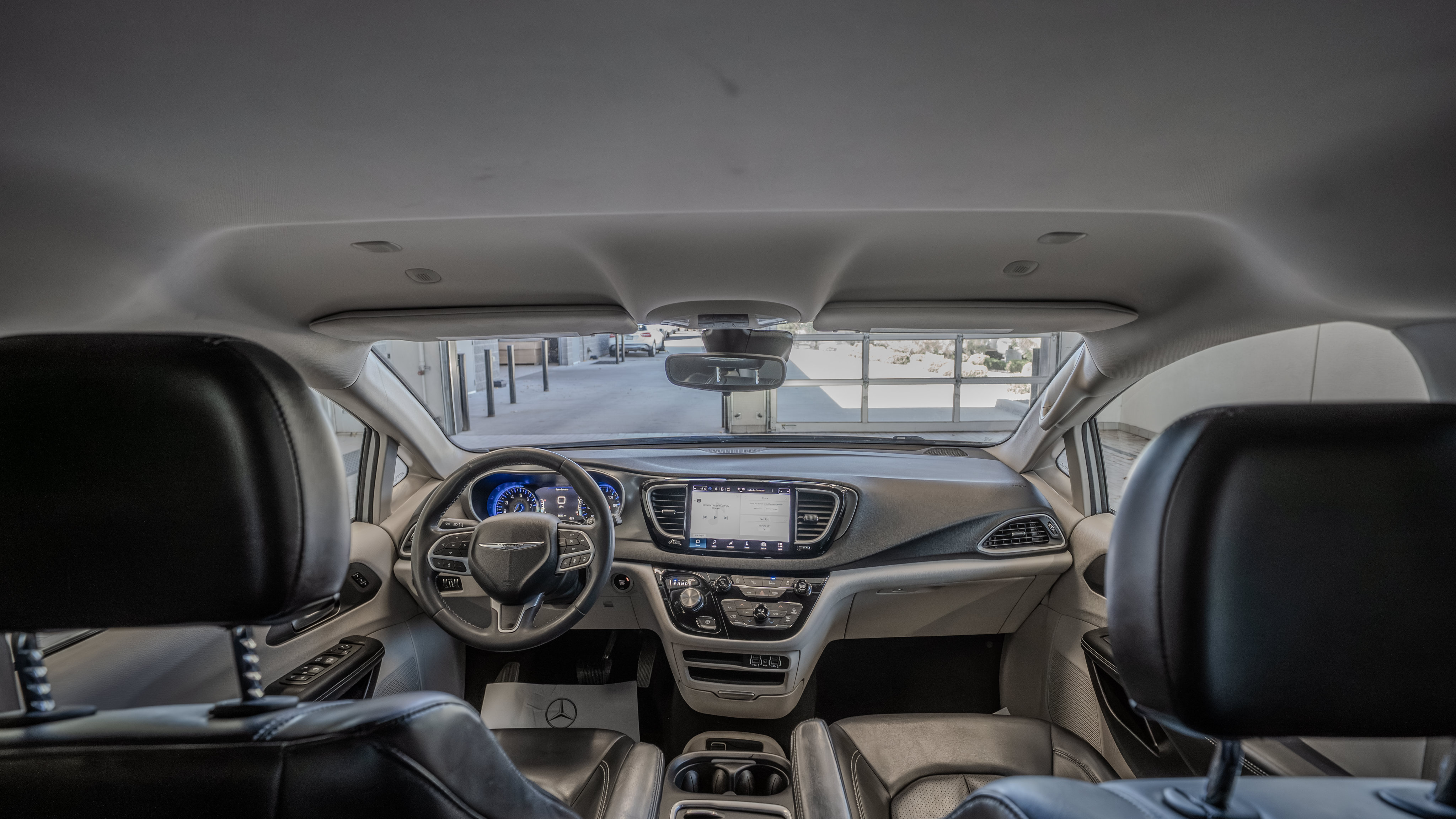 Used 2023 Chrysler Pacifica Touring-L FWD image 26