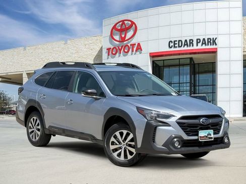 Used 2025 Subaru Outback Premium AWD/4WD image 1