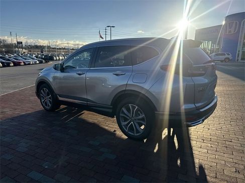 Used 2022 Honda CR-V Touring image 6