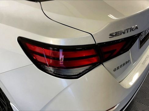 Used 2021 Nissan Sentra SV image 40