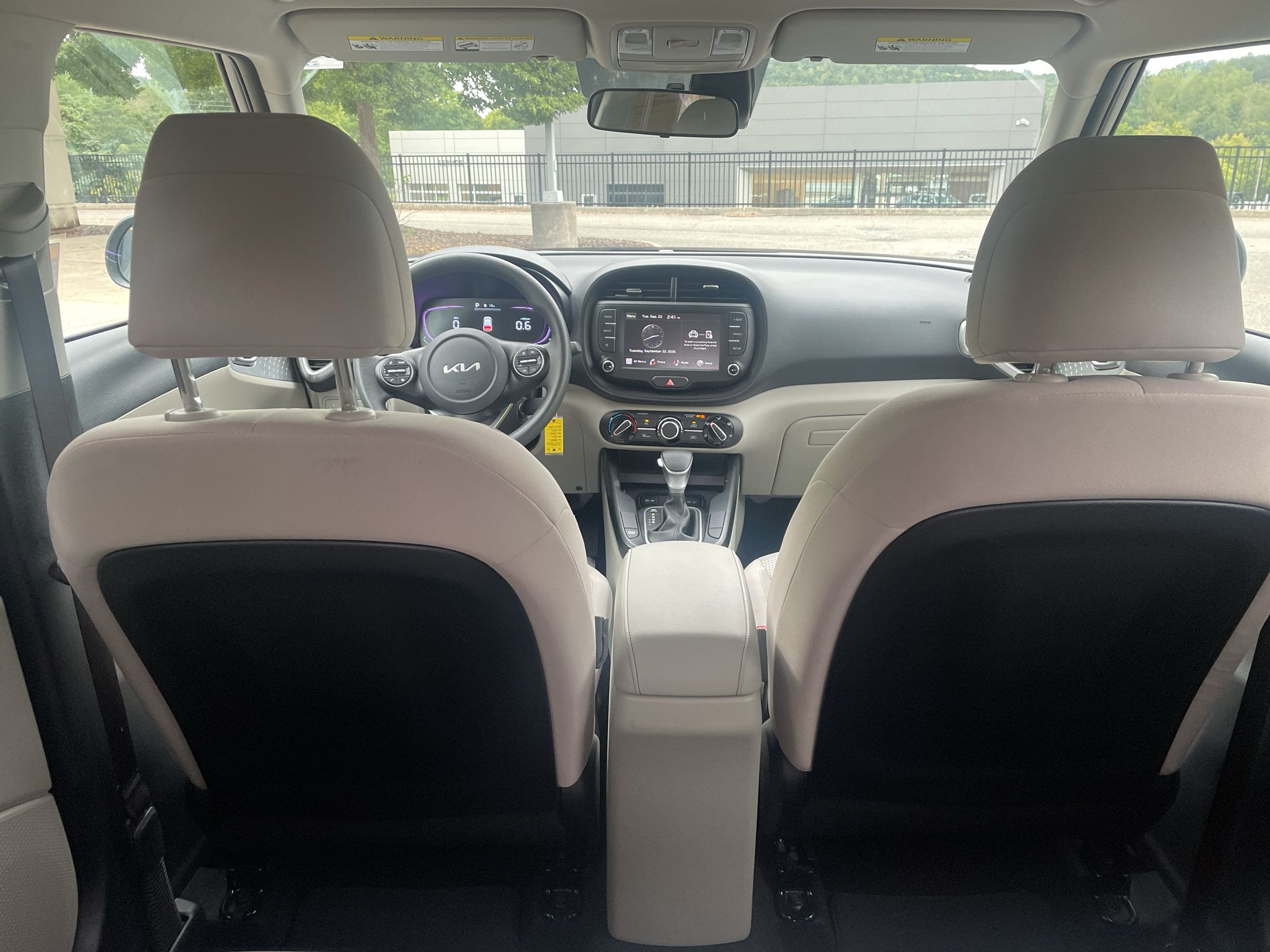 Used 2025 Kia Soul LX w/ LX Technology Package FWD image 10