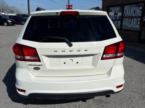 Used 2018 Dodge Journey SXT w/ Premium Group image 4