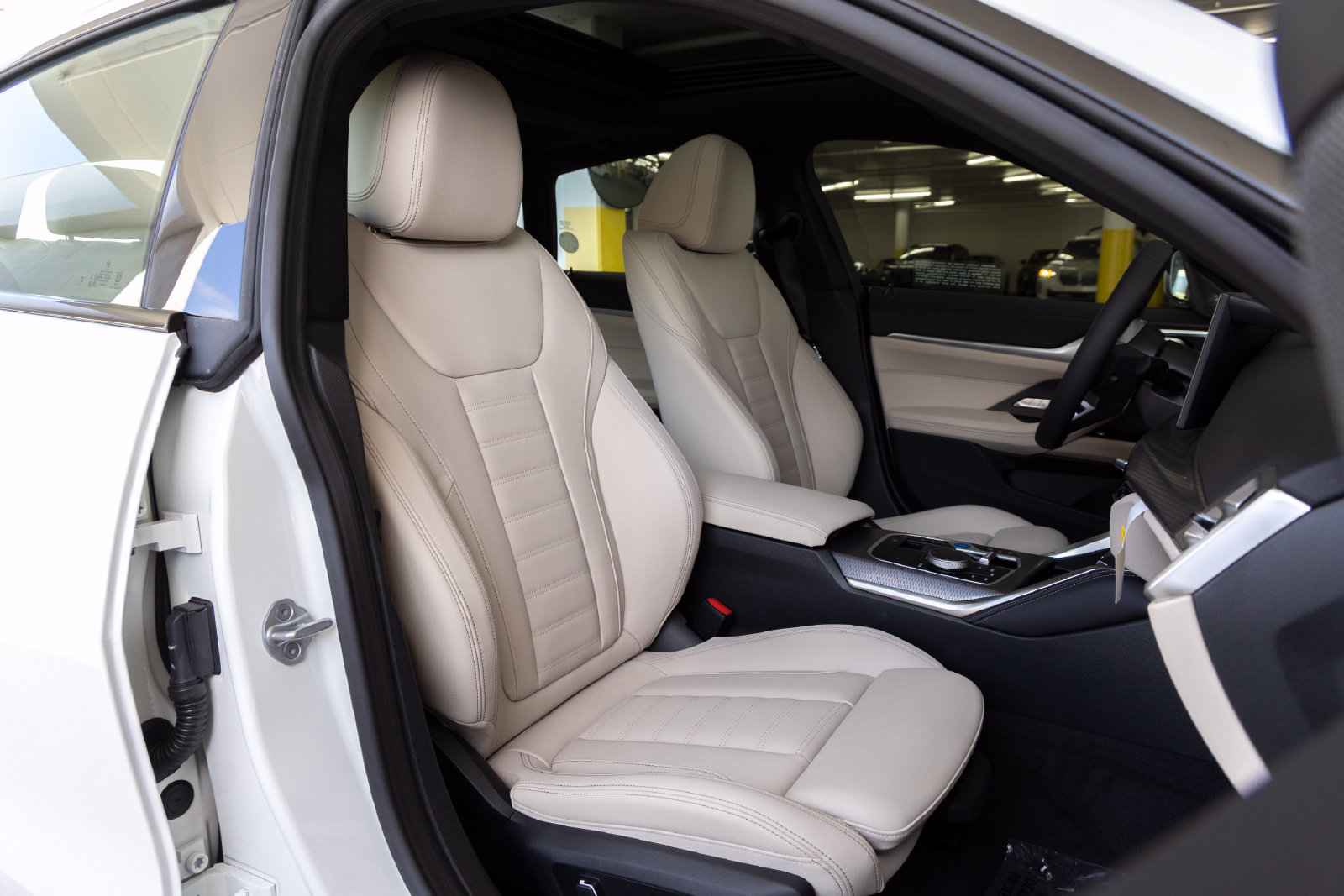 New 2026 BMW i4 eDrive40 w/ M Sport Package RWD image 31