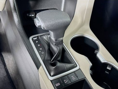 Used 2020 Kia Sportage LX image 14