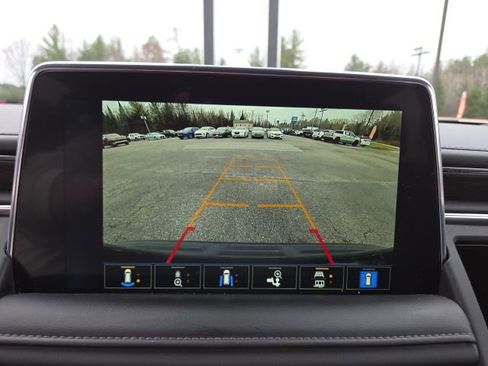 Used 2023 Chevrolet Suburban LT w/ Luxury Package AWD/4WD image 14