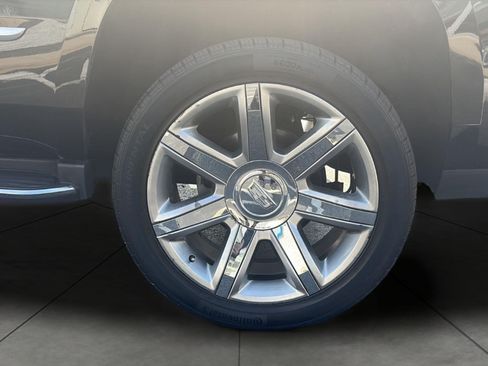 Used 2020 Cadillac Escalade Premium Luxury AWD/4WD image 11