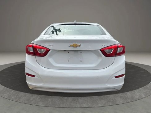Used 2019 Chevrolet Cruze LT w/ Convenience Package image 6