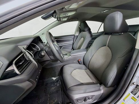 Used 2022 Toyota Camry LE FWD image 12
