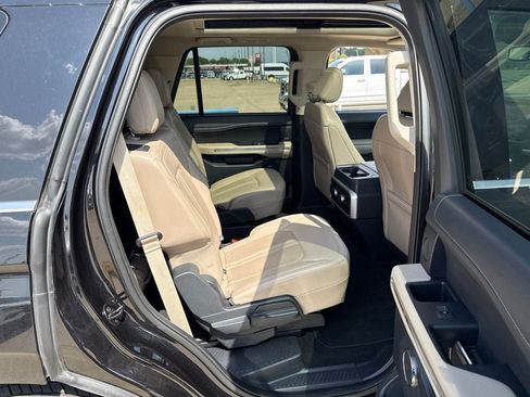 Used 2024 Ford Expedition Limited AWD/4WD image 12