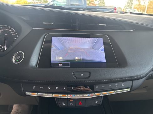 Used 2022 Cadillac XT4 Luxury image 16