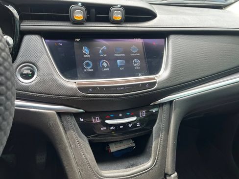 Used 2017 Cadillac XT5 Luxury w/ Driver Awareness Package FWD image 14