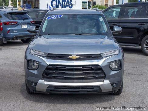 Used 2021 Chevrolet TrailBlazer LT w/ Convenience Package FWD image 2