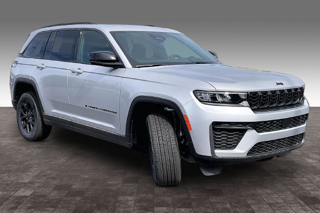 New 2026 Jeep Grand Cherokee Altitude AWD/4WD image 2
