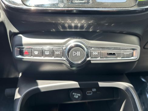 Used 2024 Volvo XC40 B5 Plus w/ Protection Package Premier AWD/4WD image 21