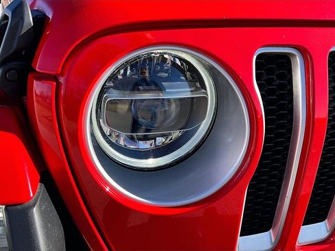 Used 2020 Jeep Wrangler Unlimited Sahara image 23