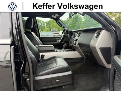 Used 2017 Ford Expedition Limited w/ Equipment Group 301A AWD/4WD image 34