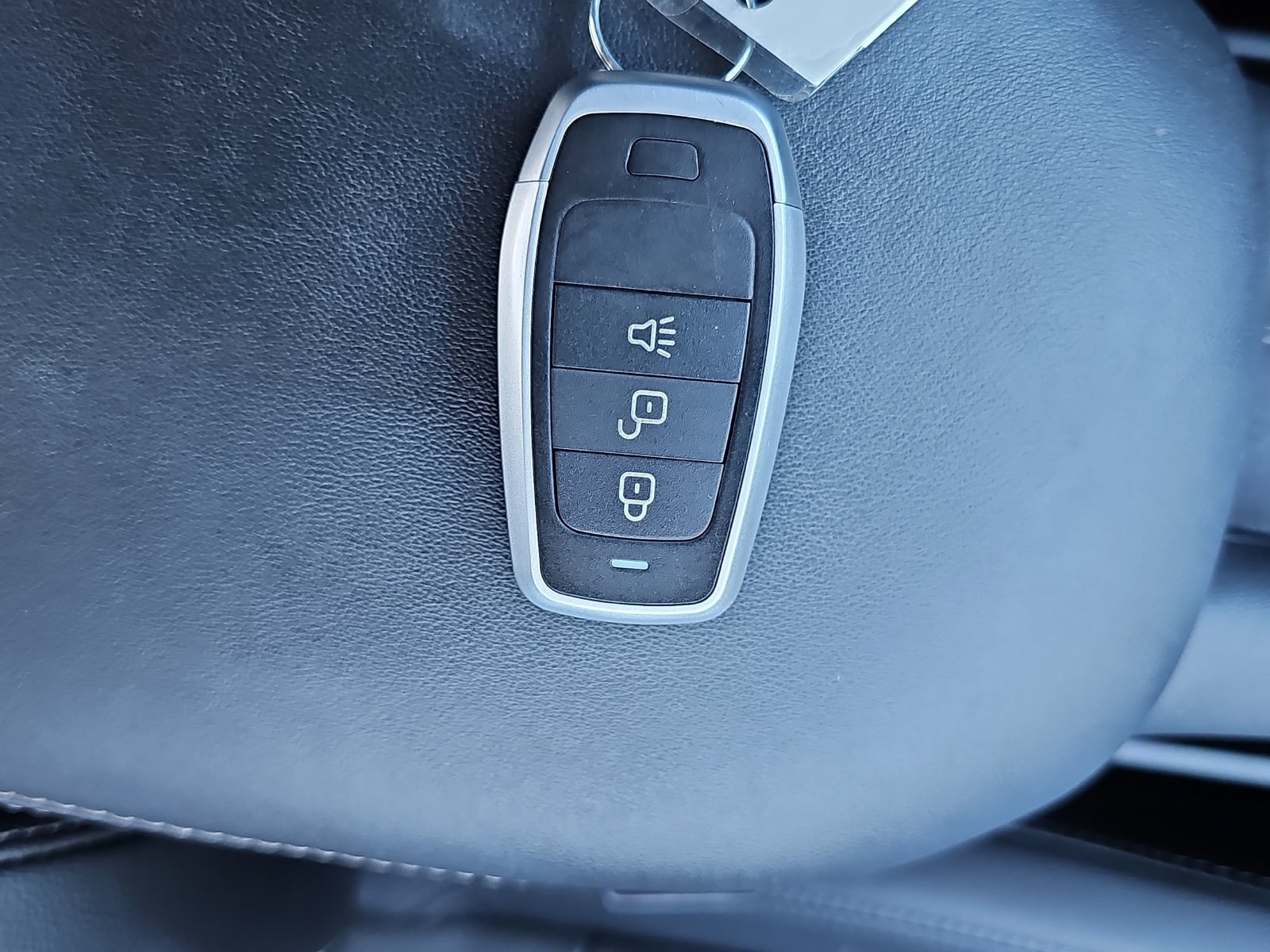 Used 2024 Honda HR-V EX-L image 10