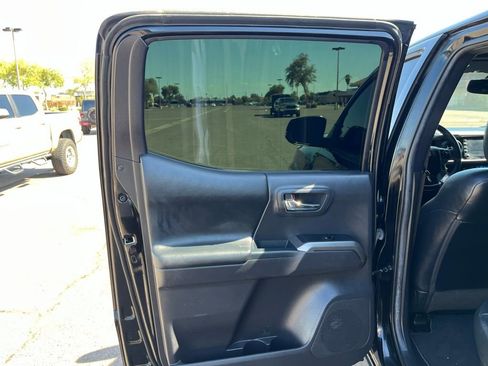 Used 2022 Toyota Tacoma Limited image 24