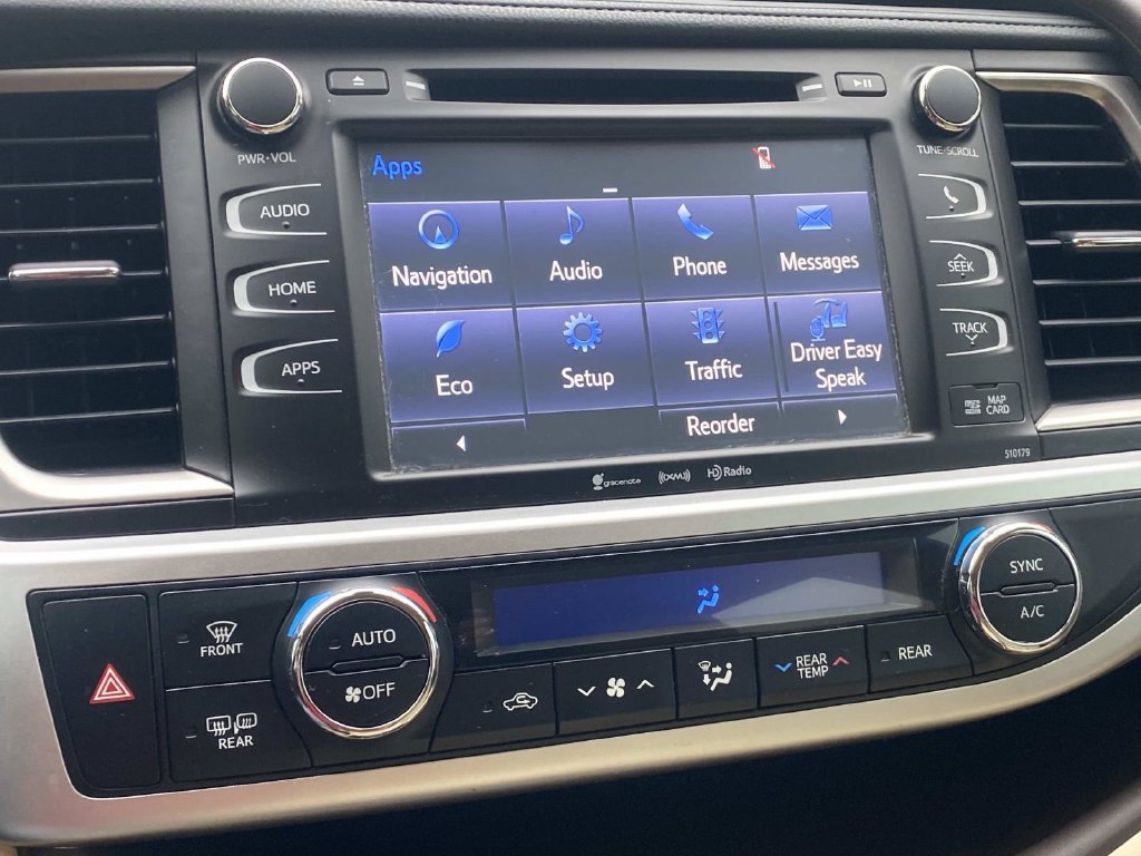 Used 2018 Toyota Highlander XLE FWD image 25