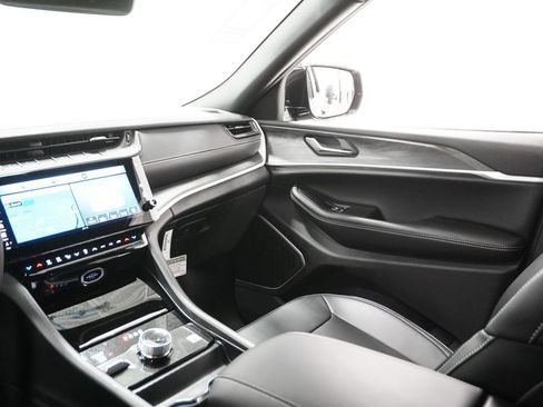 New 2026 Jeep Grand Cherokee Limited w/ Limited Altitude Package image 17