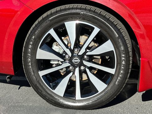 Used 2024 Nissan Sentra SV w/ SV Premium Package image 37