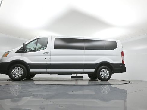 Used 2016 Ford Transit 350 XLT RWD image 7